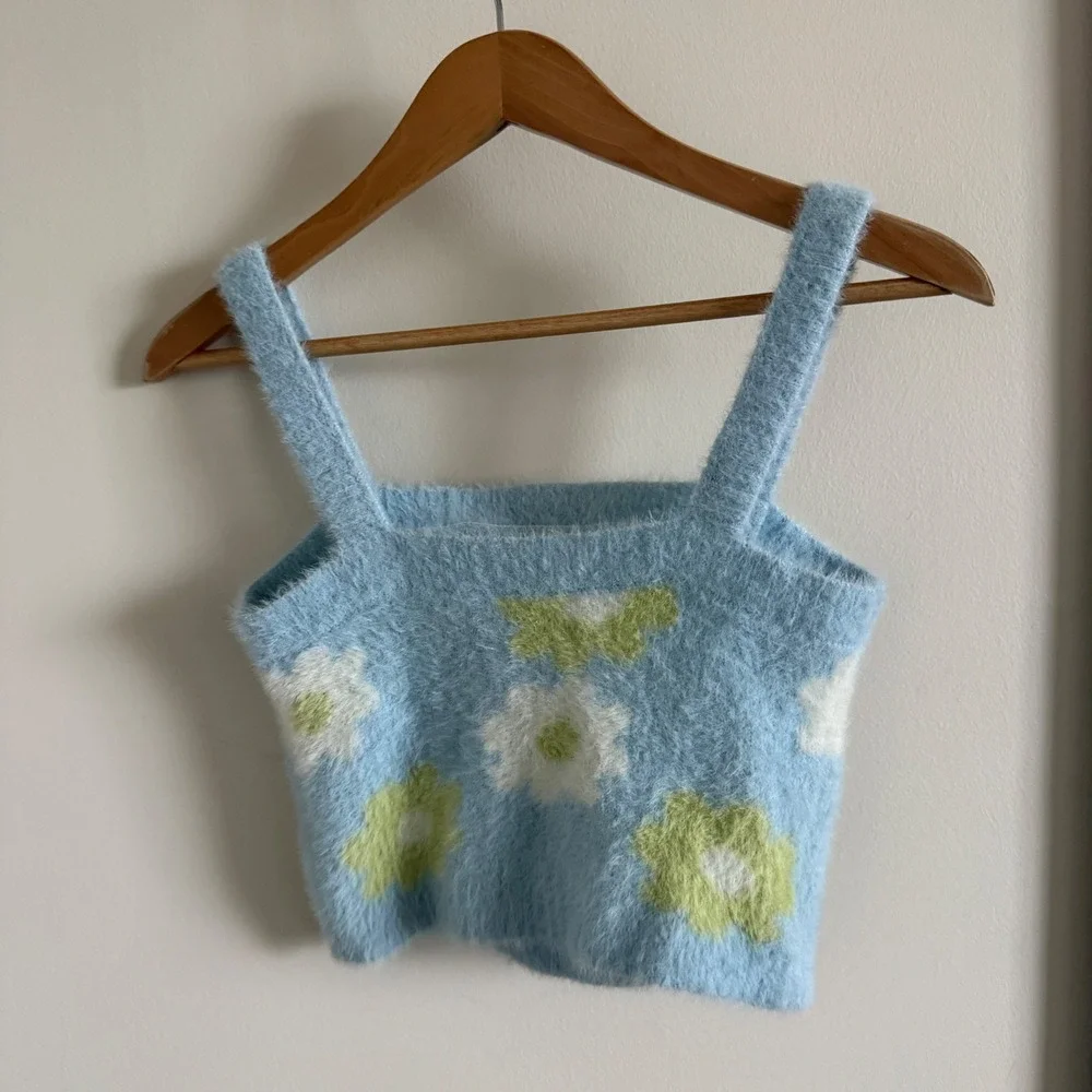 Kendall & Kylie Blue Fuzzy Floral Knit Crop‎ Top Camisole Small Baby Blue Floral